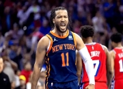 米兰体育官方网站-尼克斯主场击败黄蜂，兰德尔得分高效