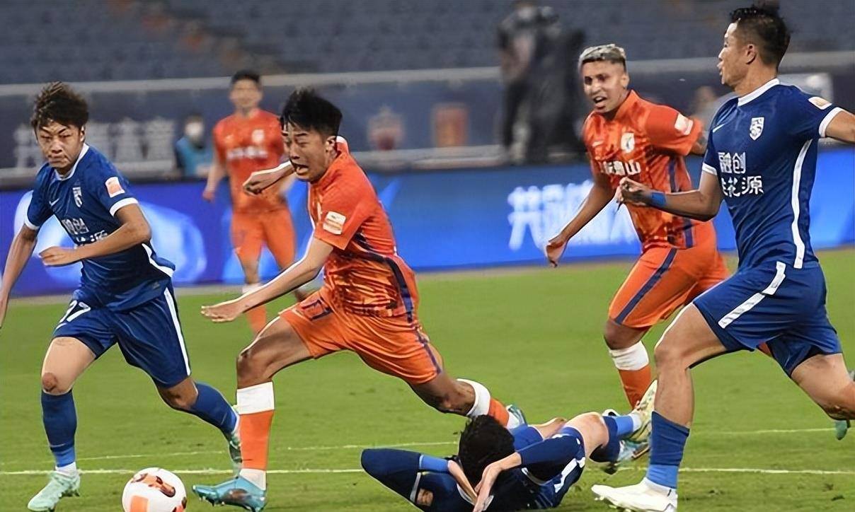 三分球刷新纪录，场上形势一触即发的简单介绍