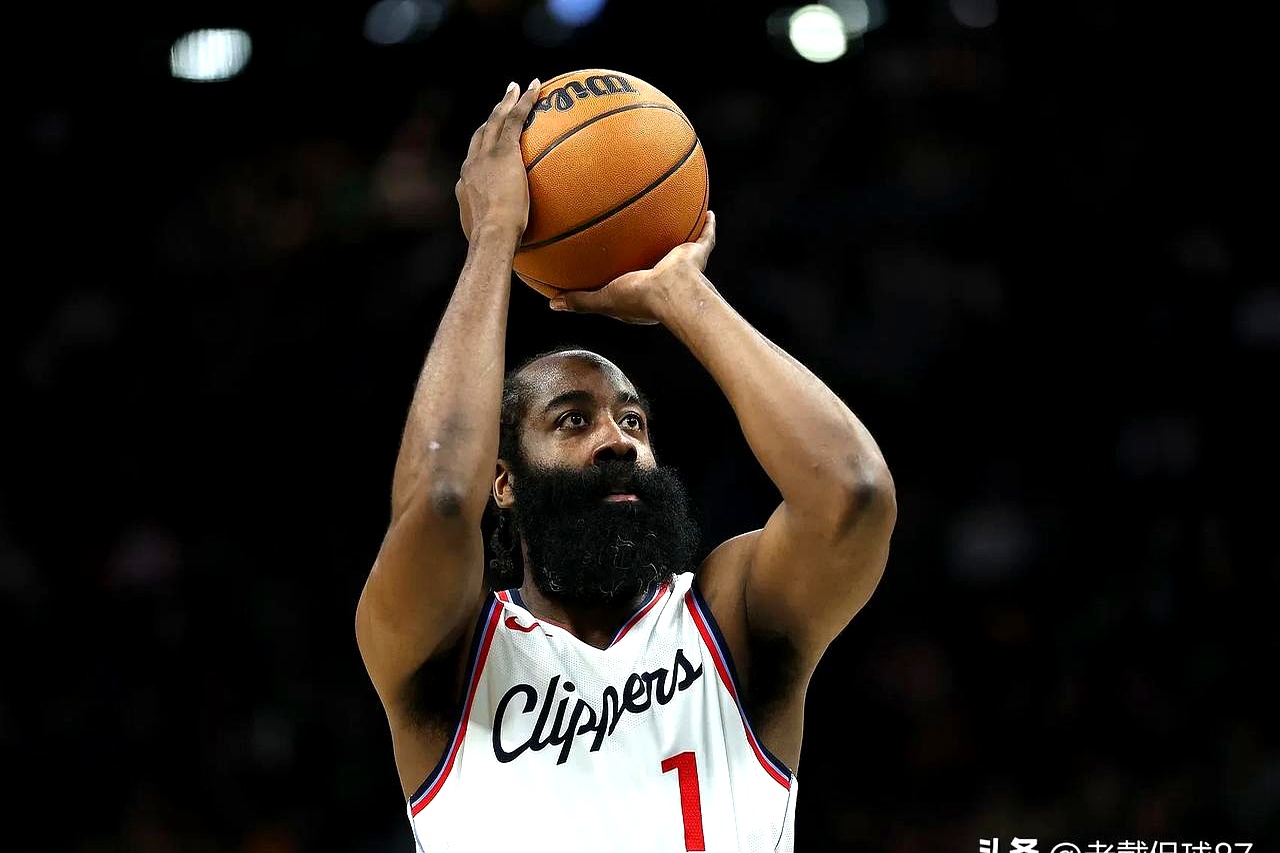 快船击败公牛，开门红