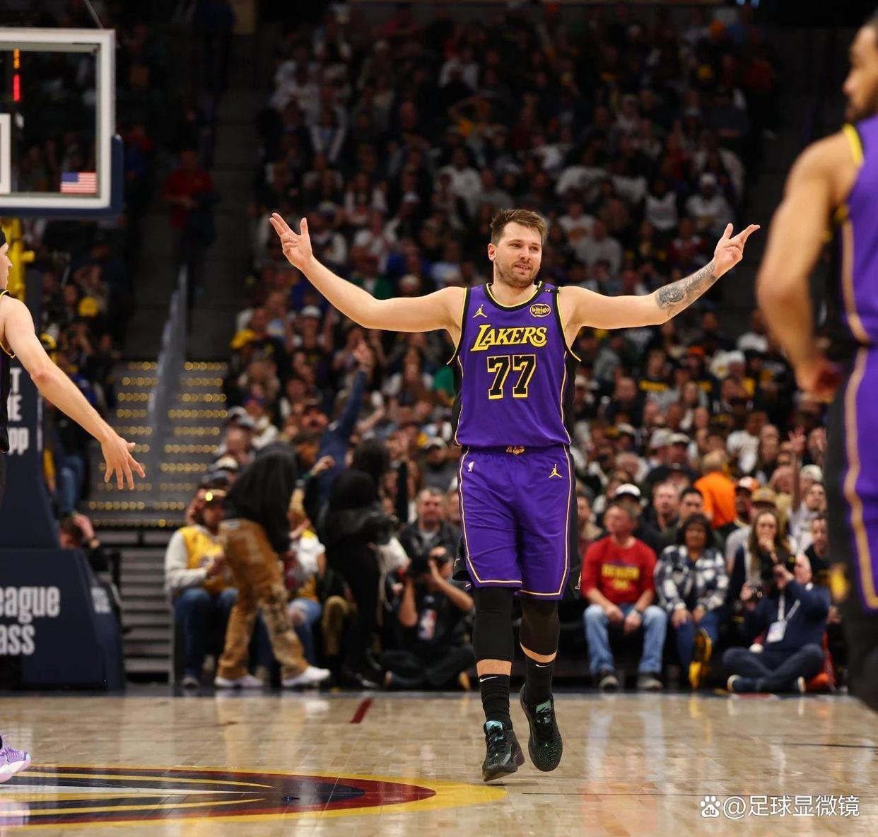 掘金擒小牛继续两连胜积极积分，穆雷全场狂砍分带领球队继续取胜的简单介绍