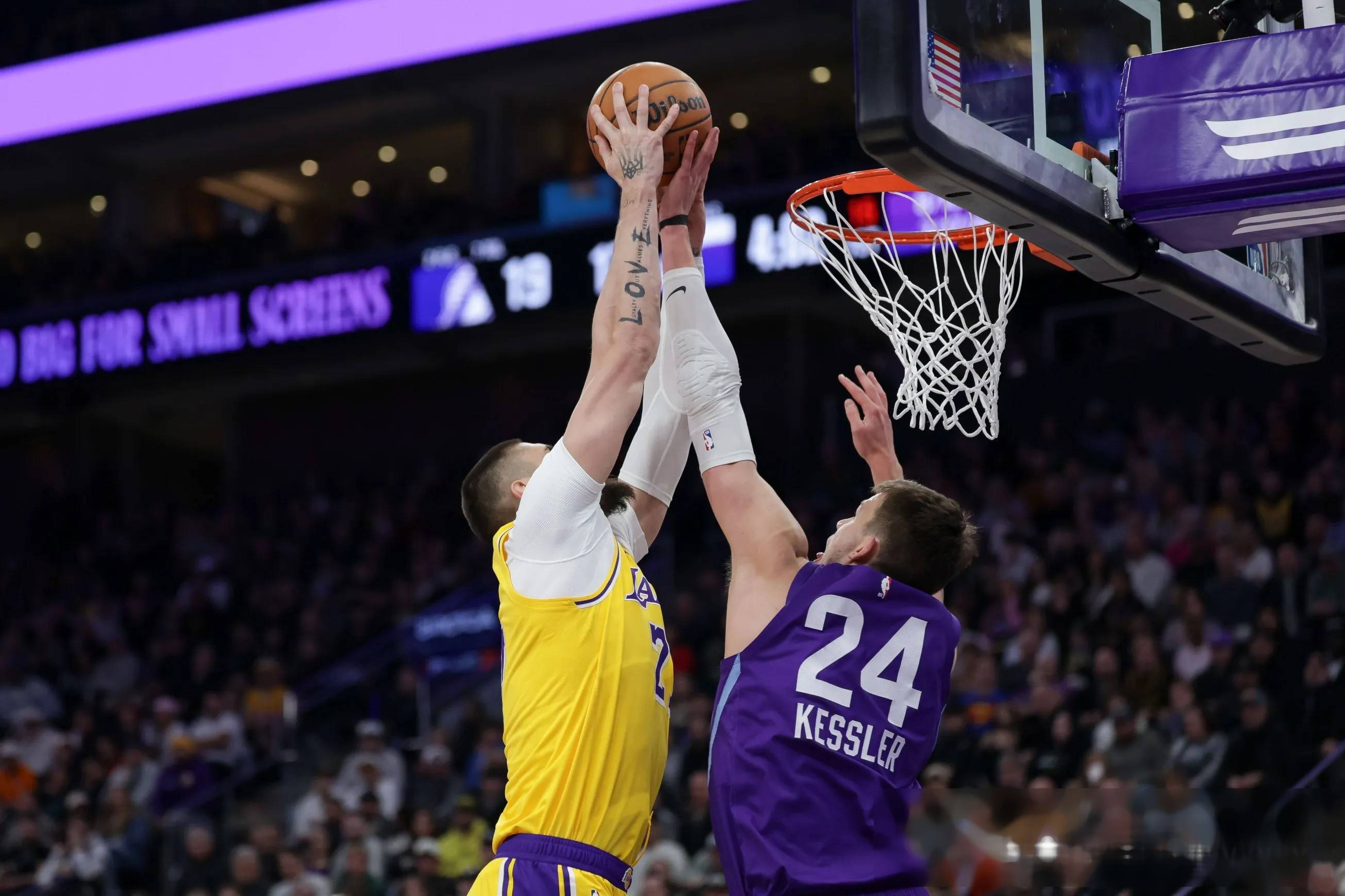 爵士顺利击败快船，迎来联盟新纪录