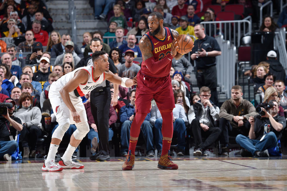 开拓者胜骑士，继续保持不败