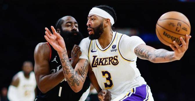 湖人遭遇溃败，被快船逆