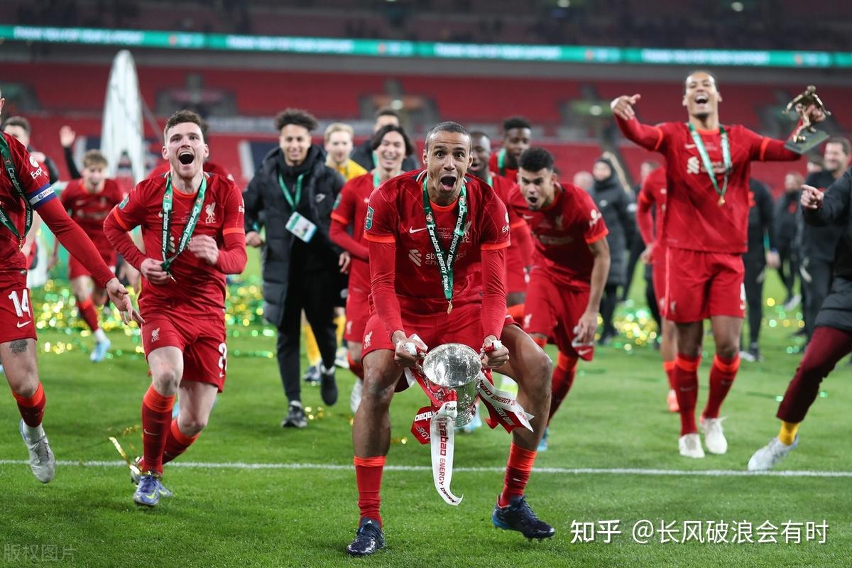 曼城逆袭胜狼队，继续领跑英超联赛