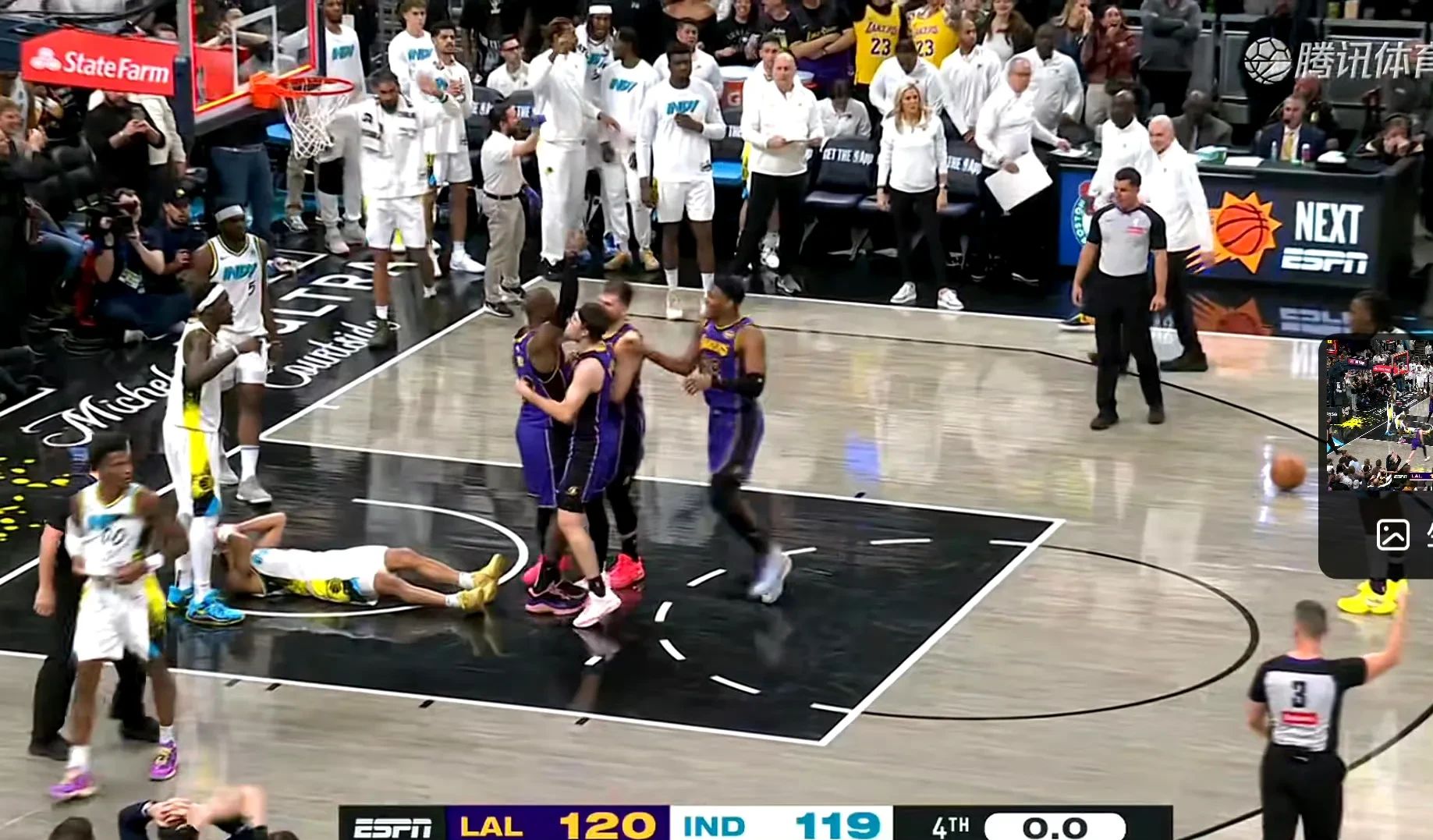 詹姆斯独得32分，湖人主场击败公牛