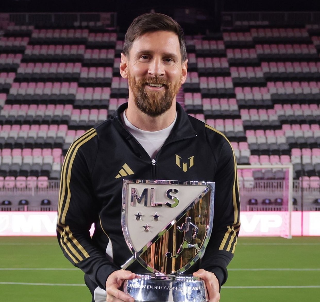 梅西打入本赛季第十粒进球