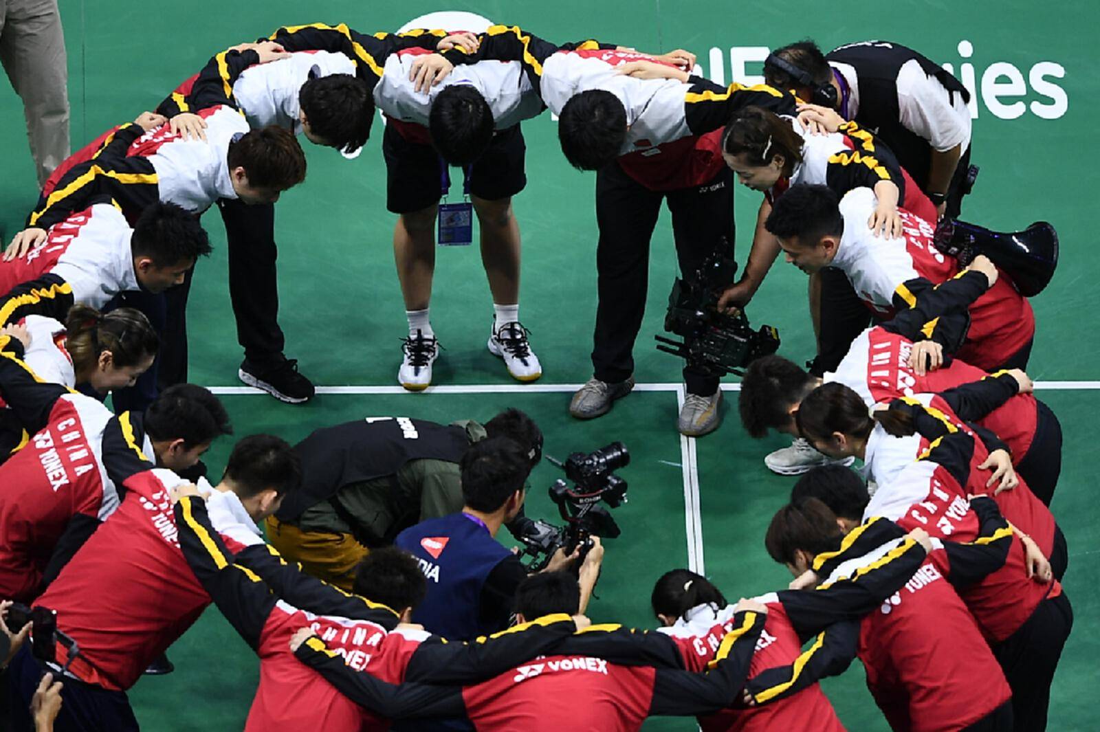 日本队鏖战葡萄牙队，奥恰洛夫带队取胜